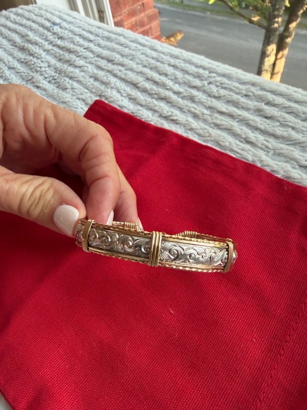 Two-Tone Gold & Silver Filigree Hinged Bracelet - Elegant Women's Jewelry